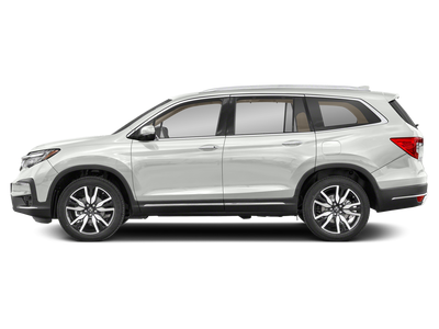 2022 Honda Pilot Touring w/Rear Captain's Chairs