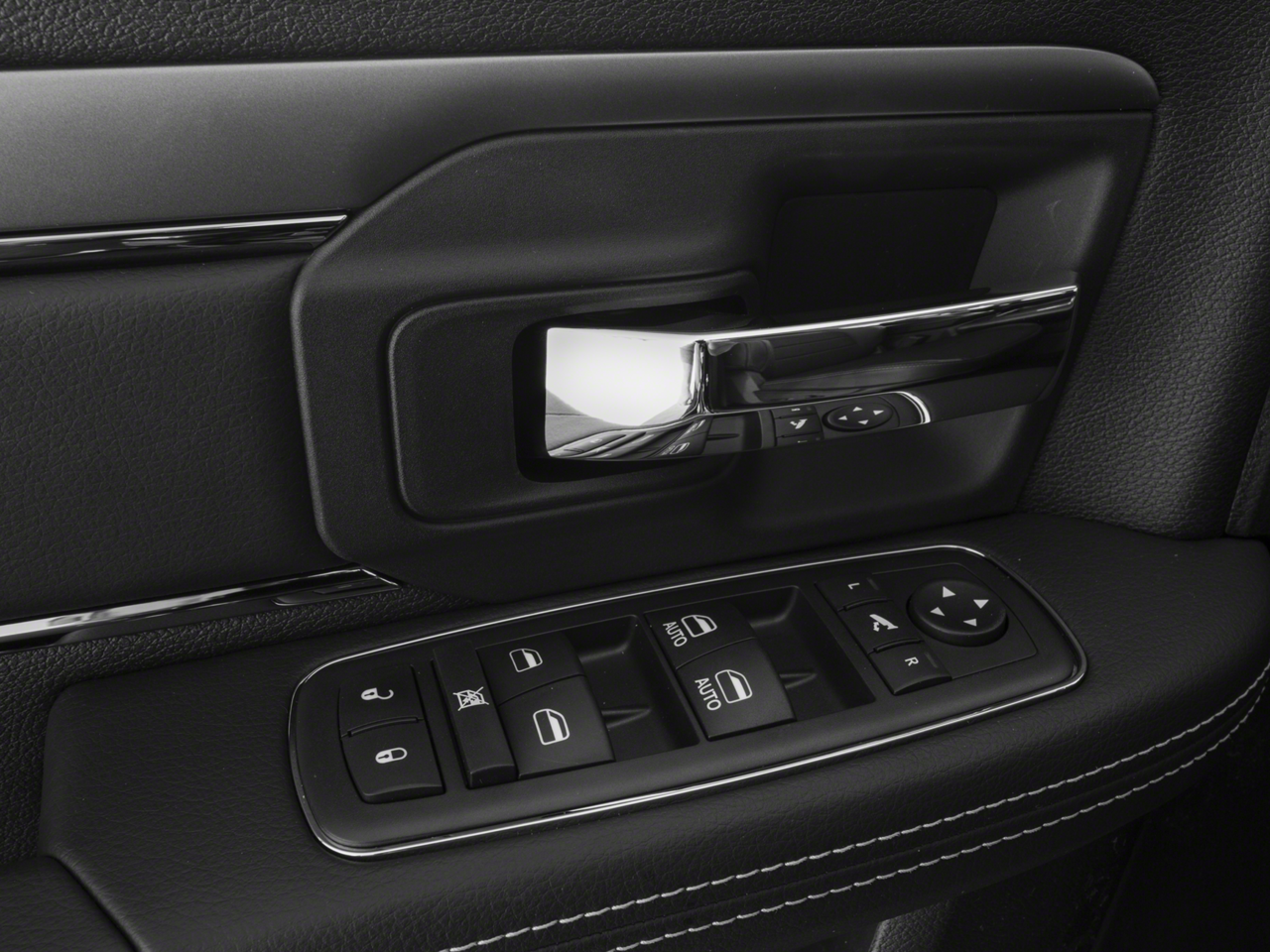 2016 RAM 1500 SLT