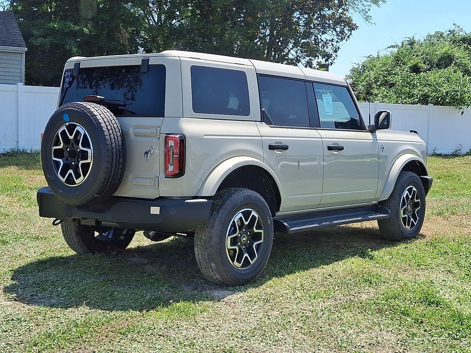 2026 Ford Bronco Outer Banks