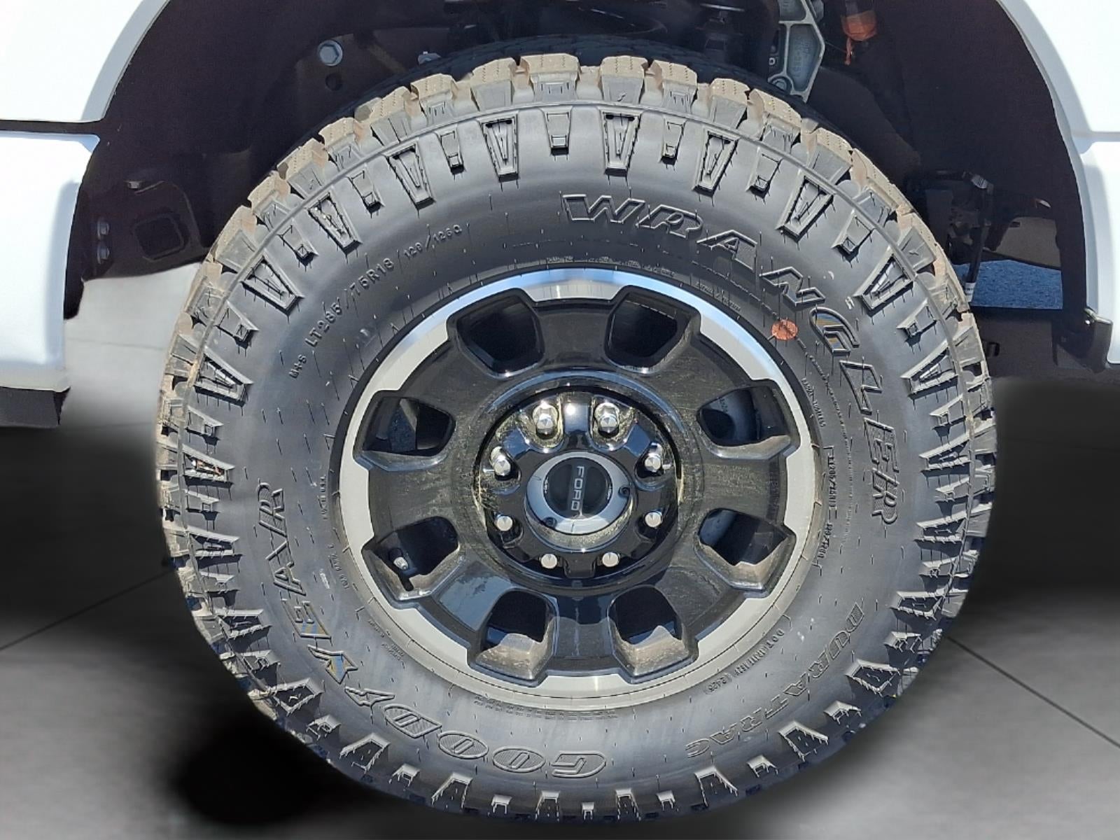 2025 Ford F-250 Super Duty Platinum - Photo 18