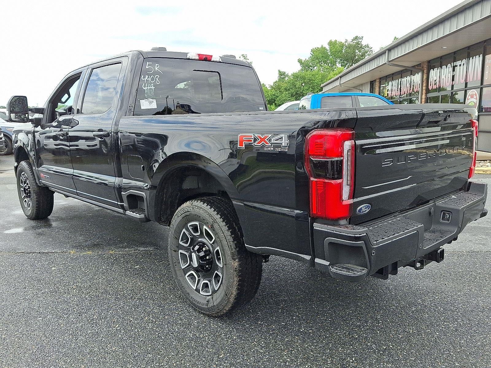 2025 Ford Super Duty F-350 Platinum
