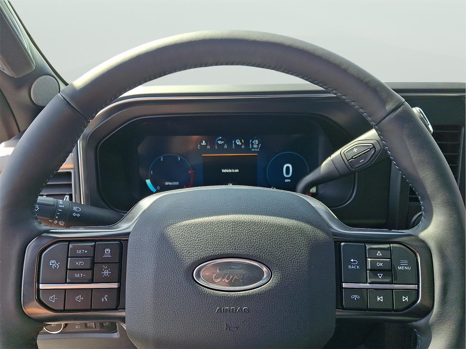 2025 Ford F-350 Super Duty Platinum - Photo 17