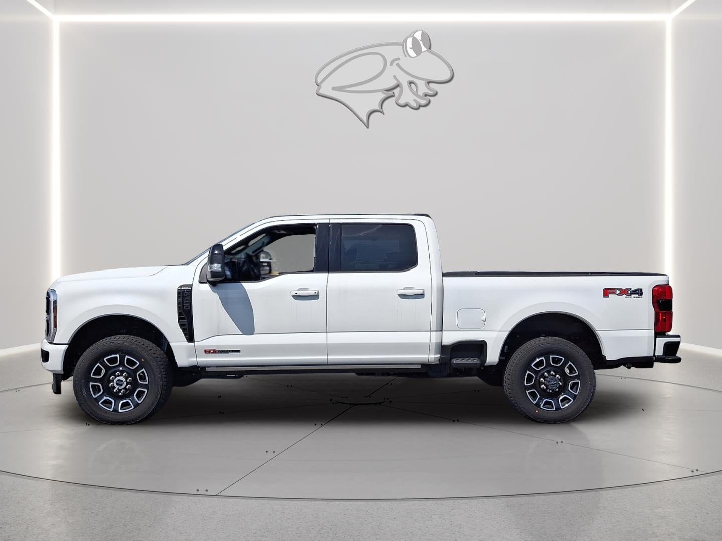 2025 Ford F-350 Super Duty Platinum - Photo 2