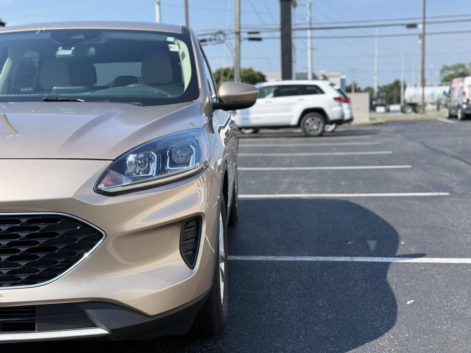 2020 Ford ESCAPE SE