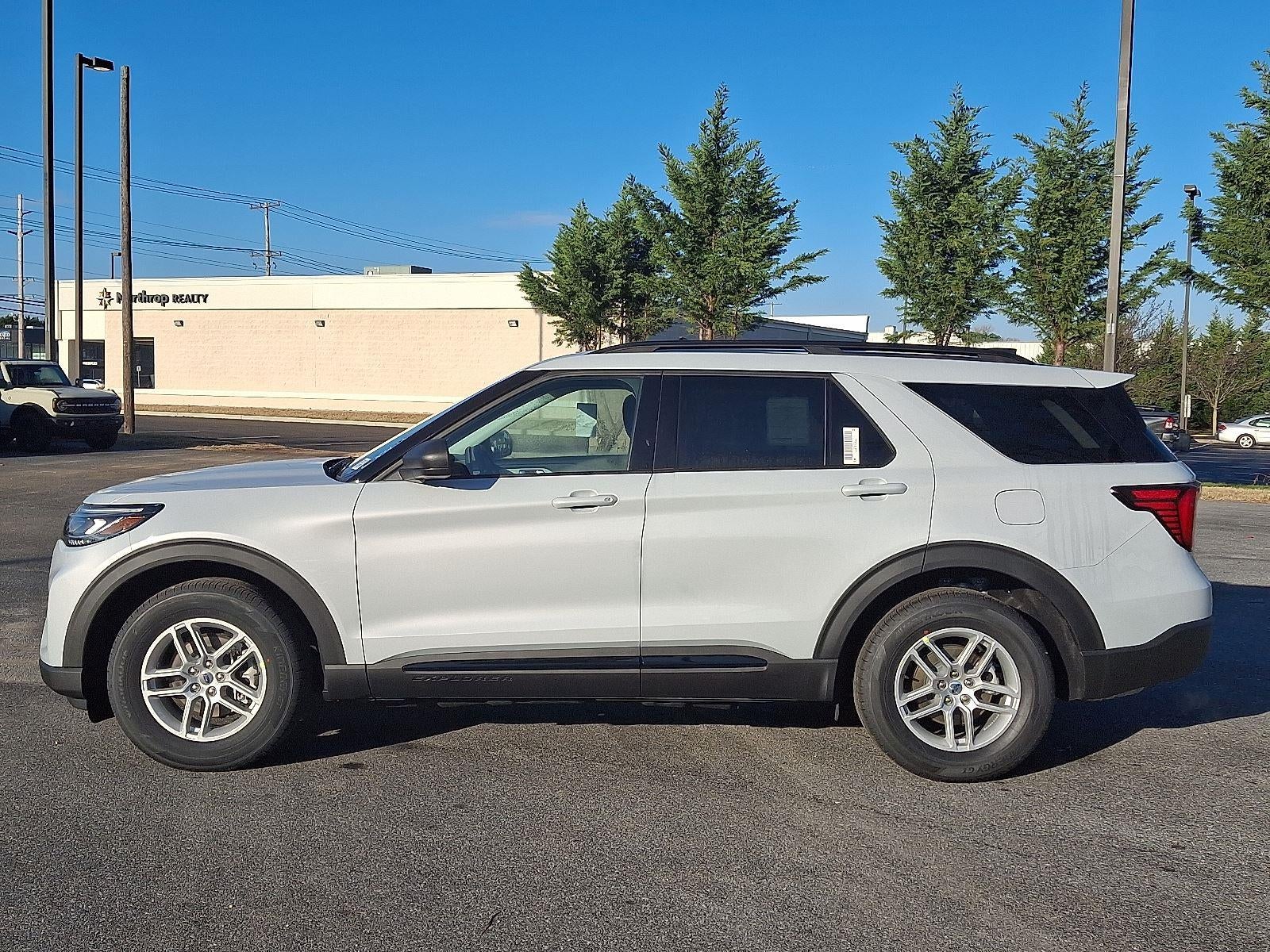 2026 Ford Explorer XLT