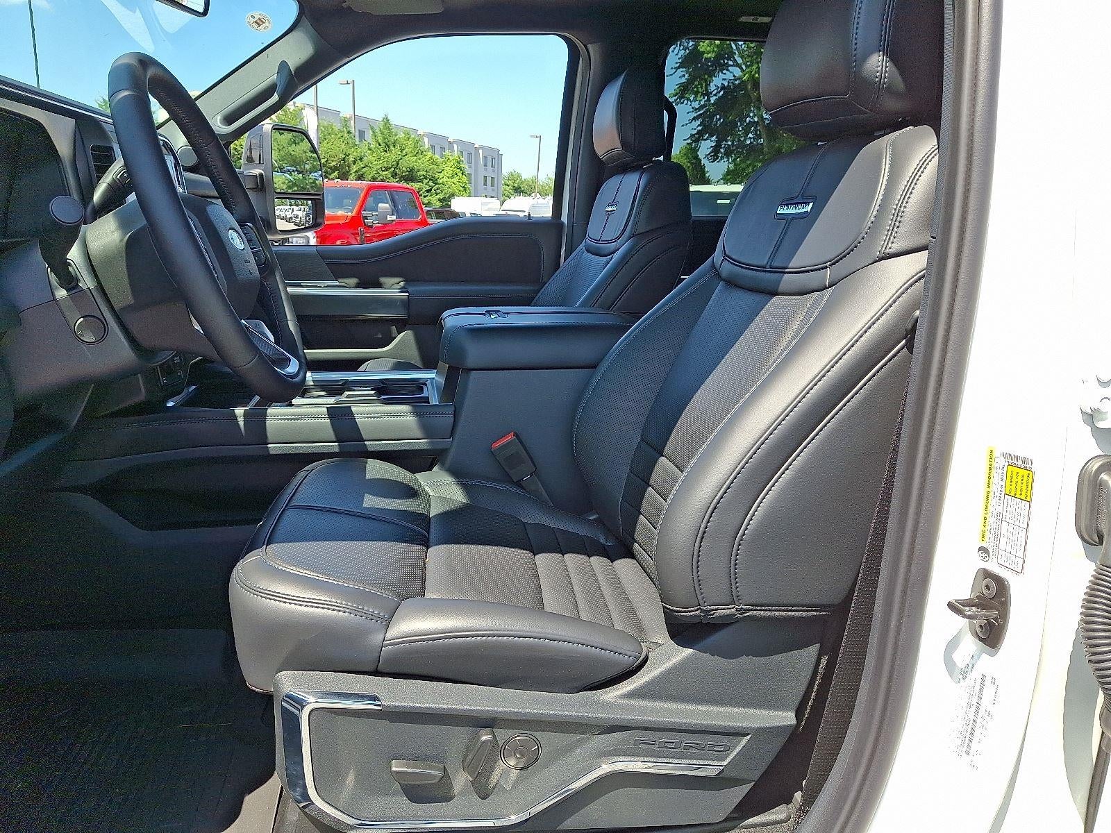 2025 Ford Super Duty F-350 Platinum