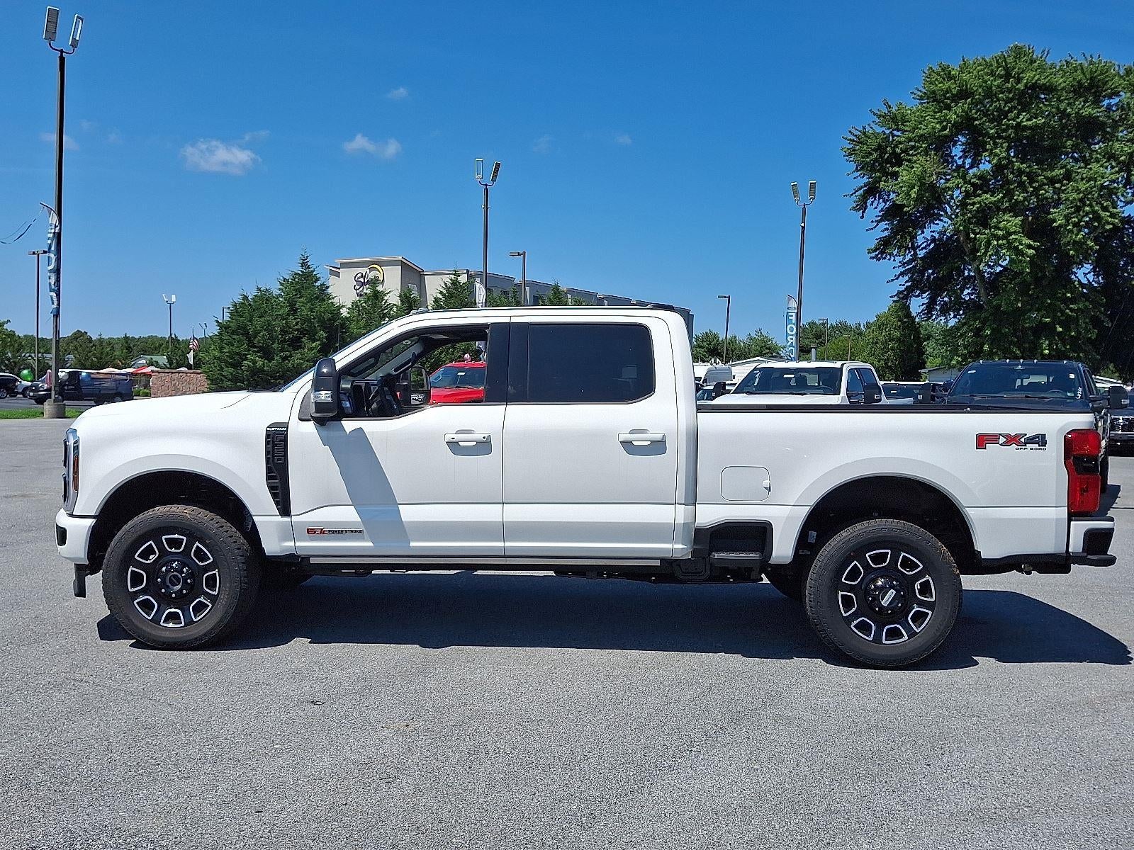 2025 Ford Super Duty F-350 Platinum