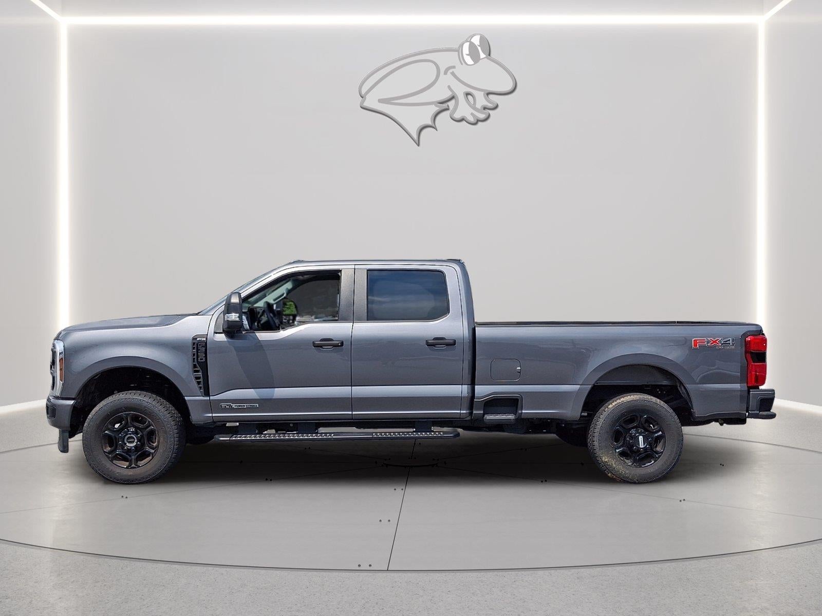 2026 Ford F-350 Super Duty XL - Photo 2