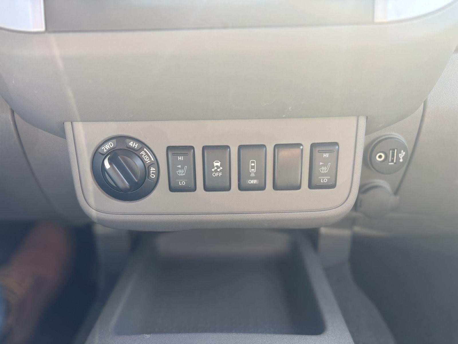 2019 Nissan FRONTIER Base