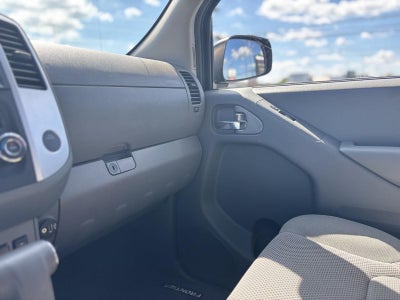 2019 Nissan FRONTIER Base
