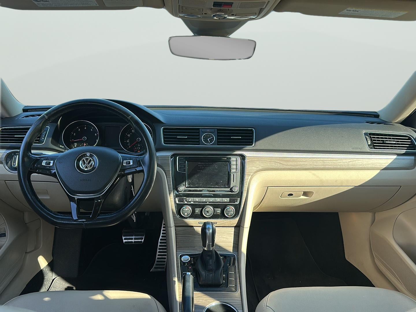 2017 Volkswagen Passat 1.8T SEL Premium