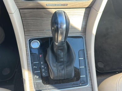 2017 Volkswagen Passat 1.8T SEL Premium