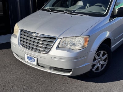 2010 Chrysler Town & Country LX