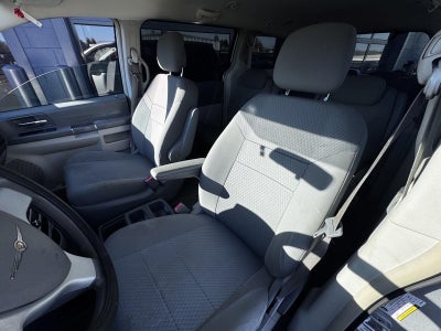 2010 Chrysler Town & Country LX