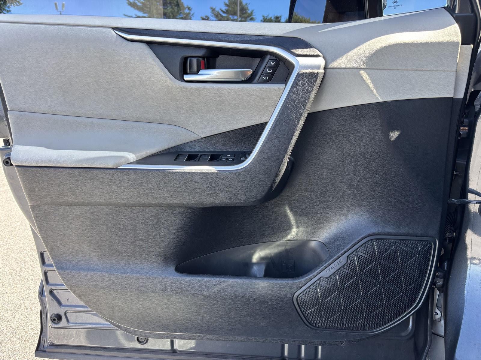 2020 Toyota RAV4 XLE Premium