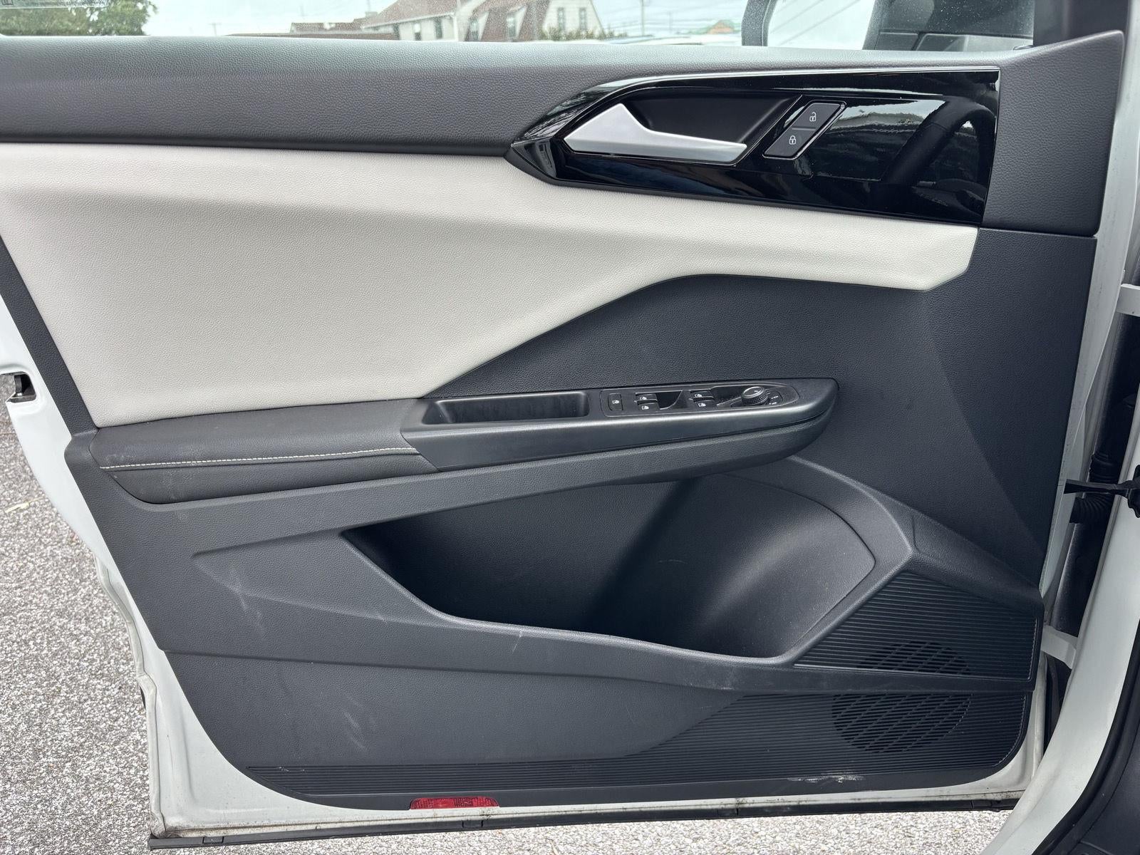 2025 Volkswagen Taos S