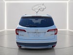 2022 Honda Pilot Touring w/Rear Captain's Chairs