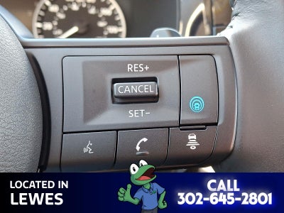 2025 Nissan Pathfinder SV