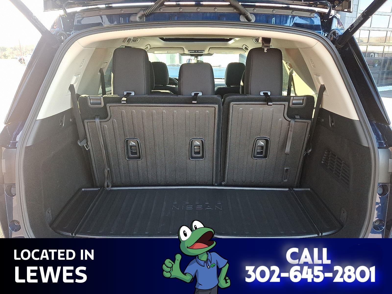 2025 Nissan Pathfinder SV