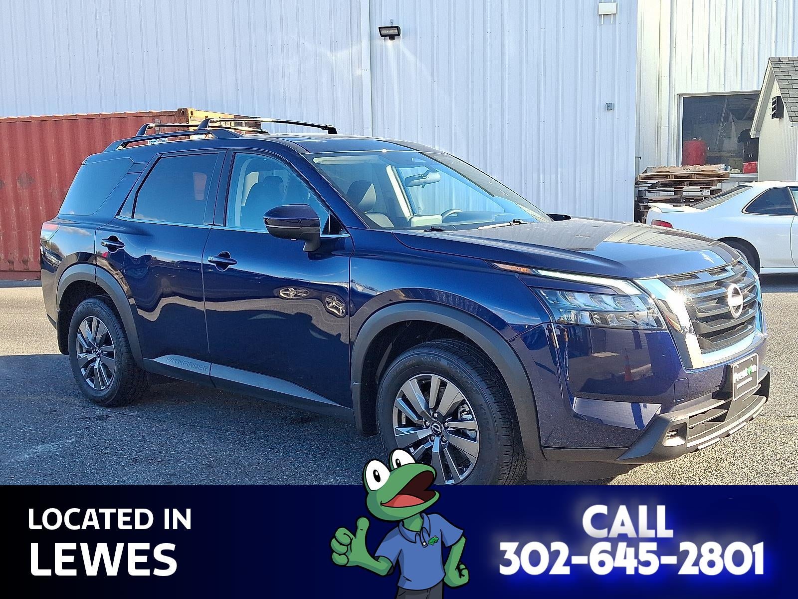 2025 Nissan Pathfinder SV