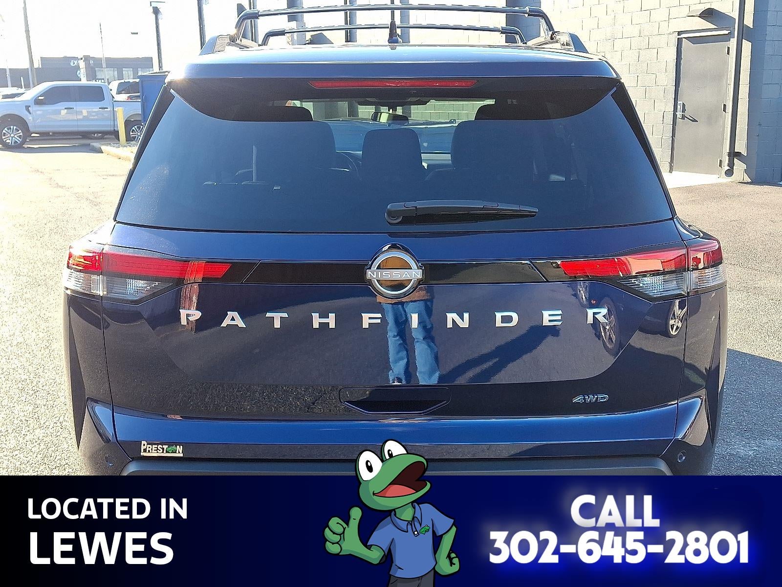 2025 Nissan Pathfinder SV