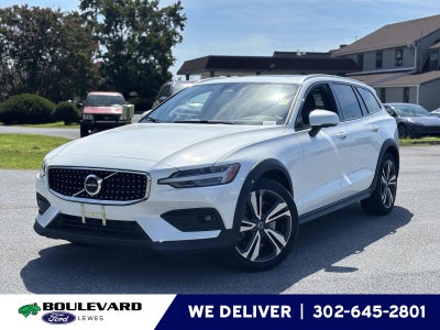 2025 Volvo V60 Cross Country Plus