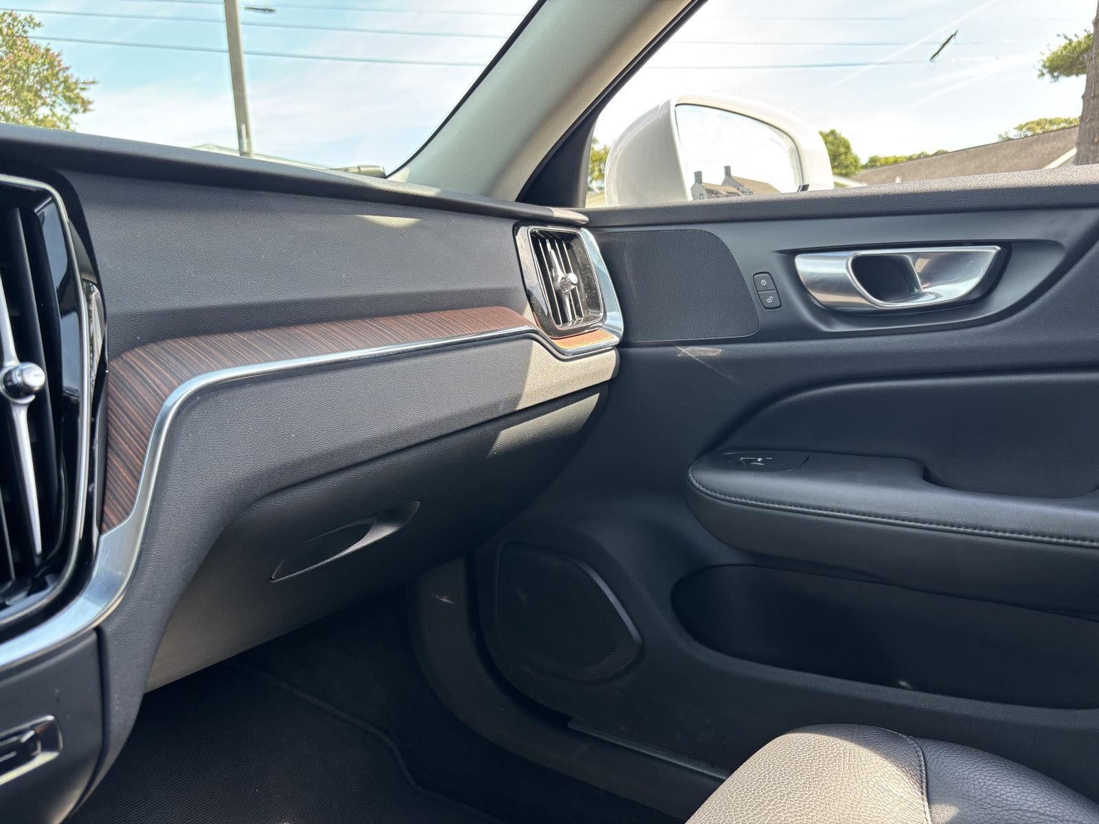 2025 Volvo V60 Cross Country Plus